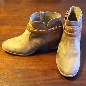 Y*Not faux suede ankle boots tan